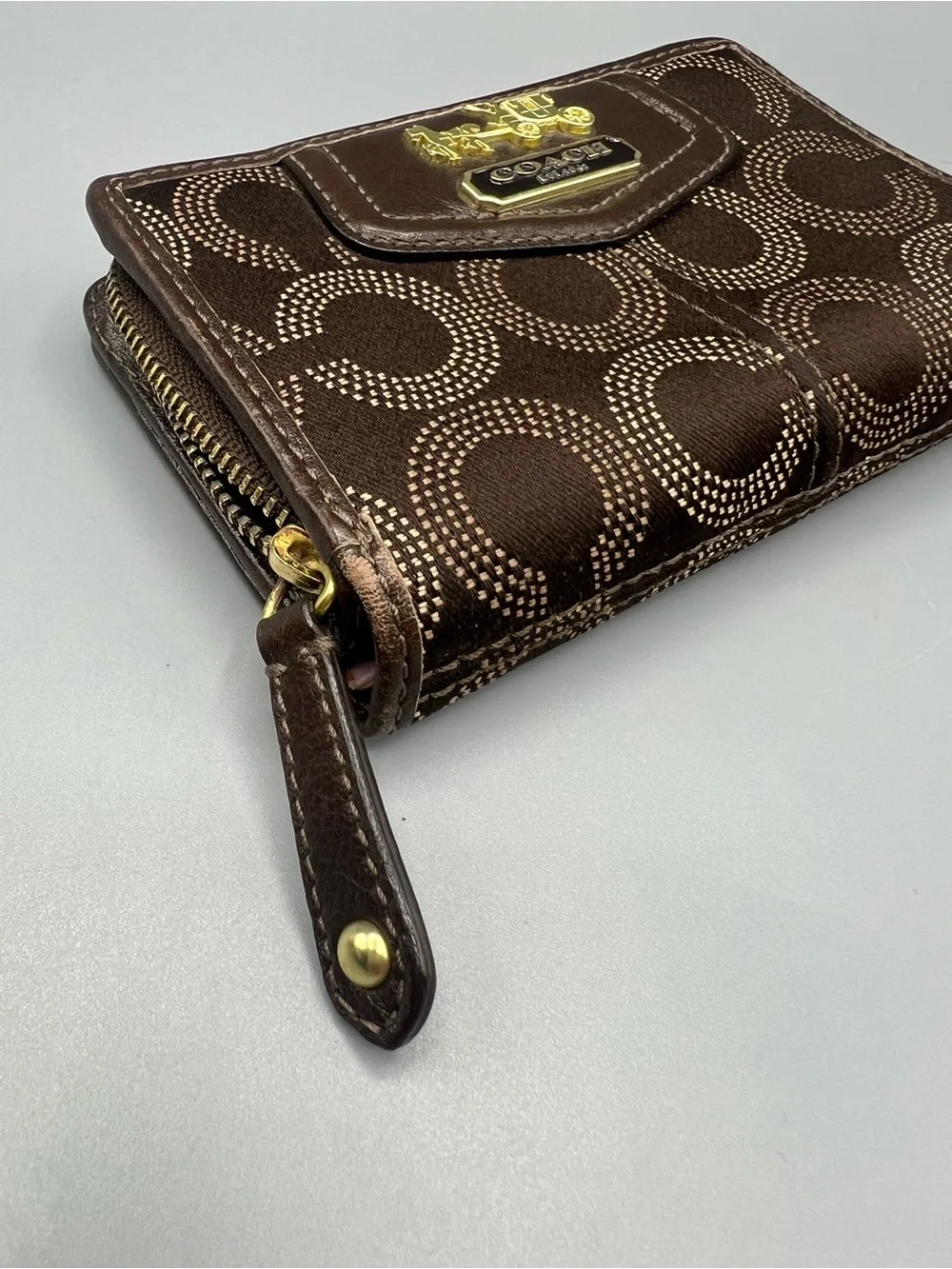 COACH Madison Brown Dotted Op Art Signature Zip Around Wallet Y2K Vintage